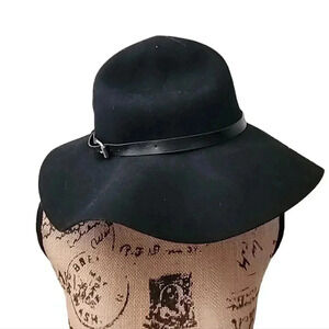 Ladies Black Fedora Hat. Brand new with tags